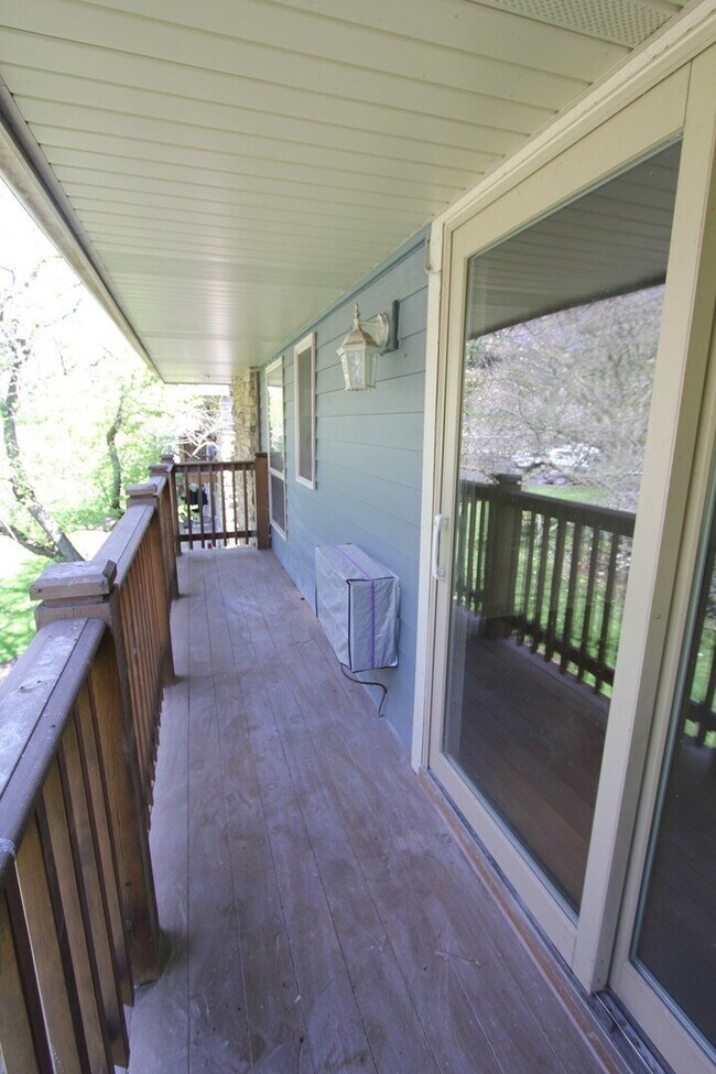 Building Photo - 300 Opatrny Dr