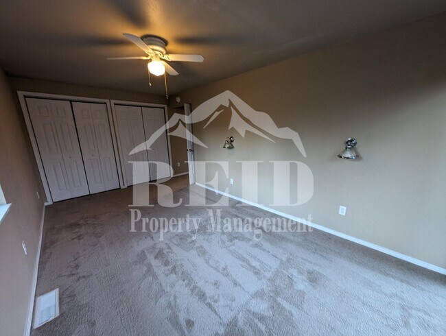 Building Photo - Charming 2-Bedroom Belfair Home