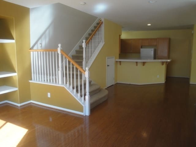 Building Photo - Great Value in Gated Community!