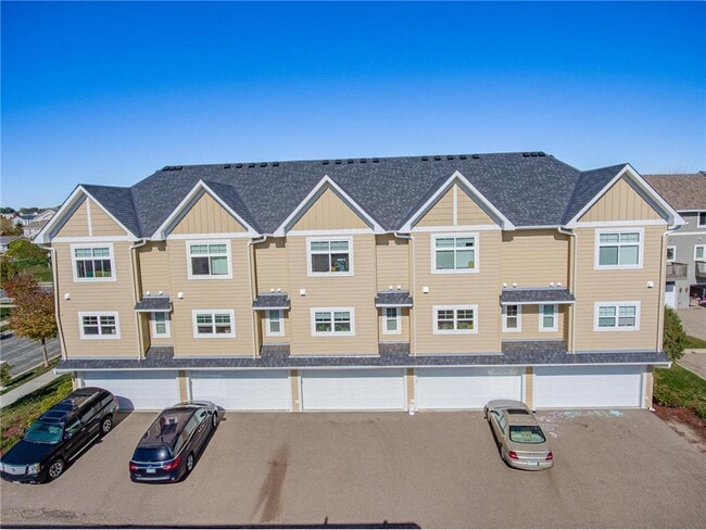 Building Photo - 2950 Clover Ridge Dr