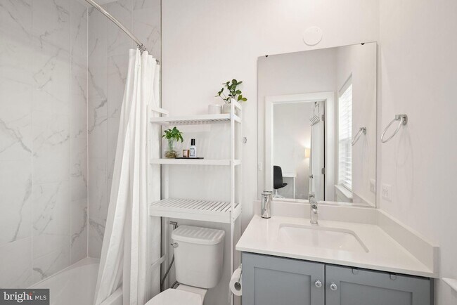 Building Photo - 11258 Faraday Park Dr.