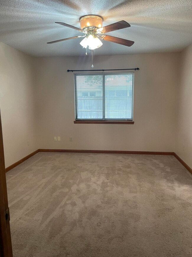 Building Photo - 1018 Alderwood Way