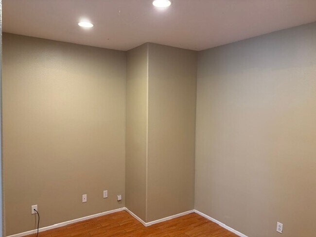 Building Photo - 37799 Amber Ln