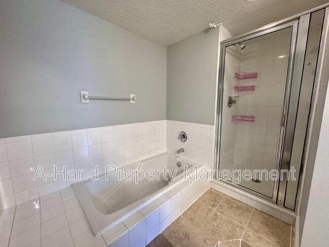 Building Photo - 2623 Fan Palm Dr