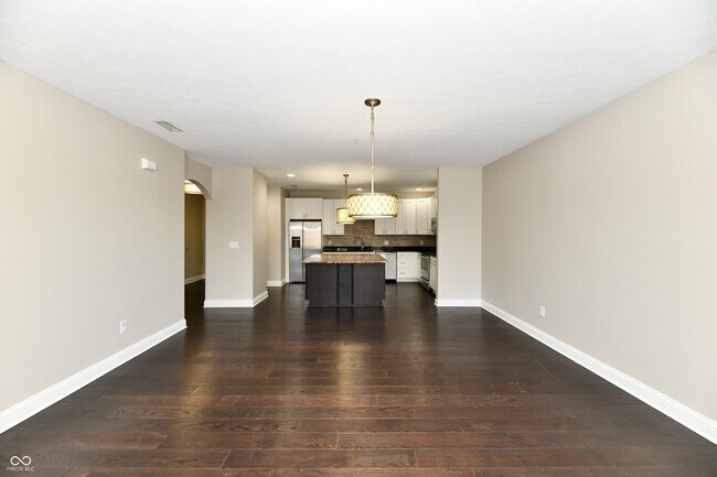 Building Photo - 8555 One W Dr