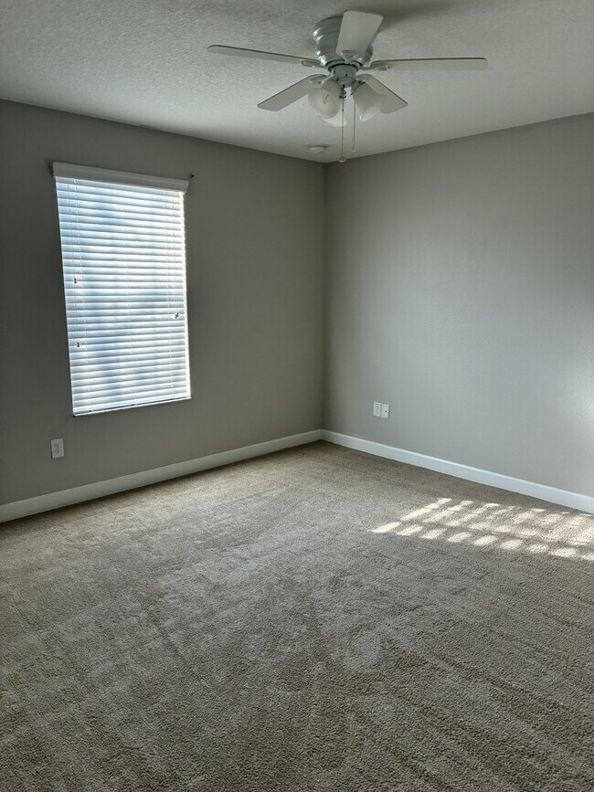 Building Photo - 3201 Bayflower Ave