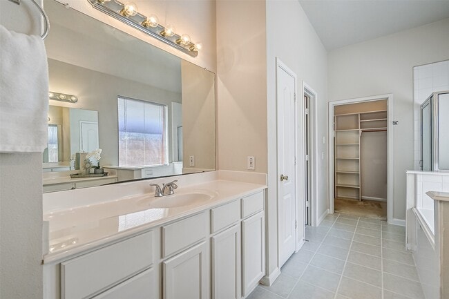 Building Photo - 16814 Tower Ridge