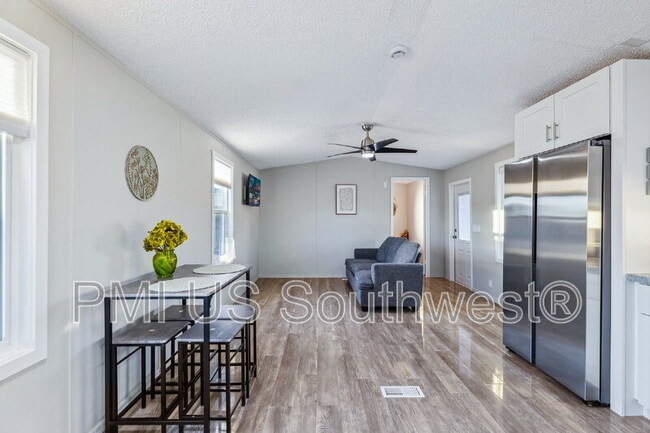 Building Photo - 437 Riverfront Dr