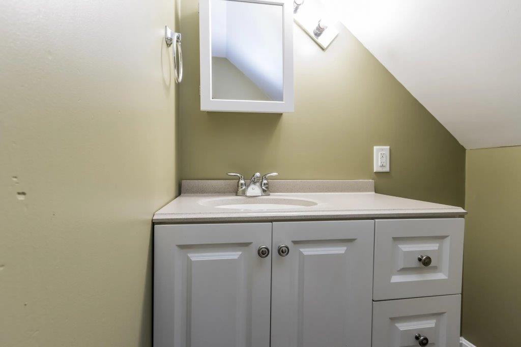 bathroom - 24 Village St