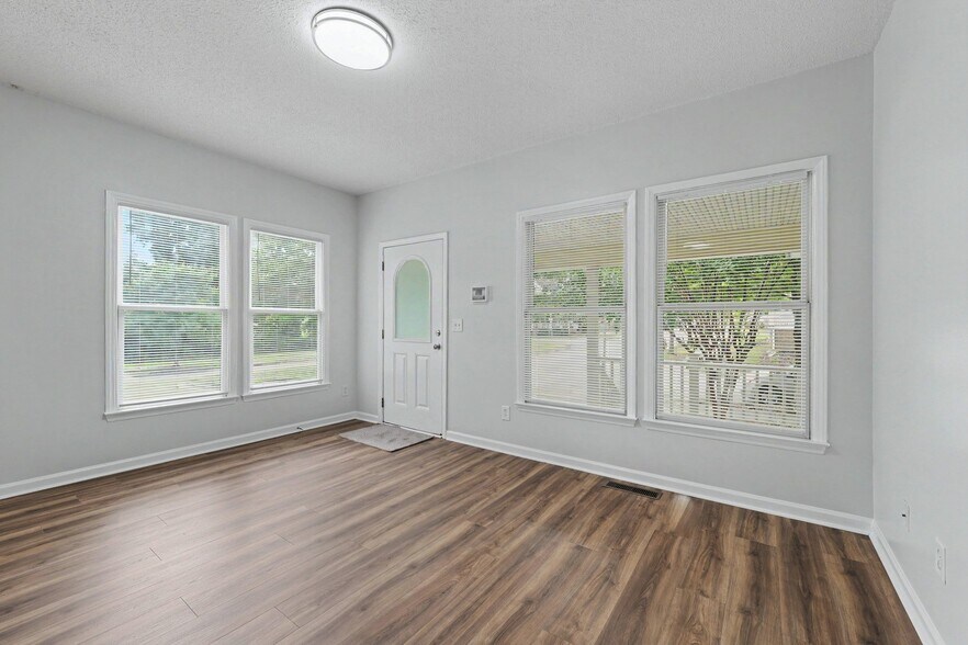 Building Photo - 2211 Charles Harshaw Ave