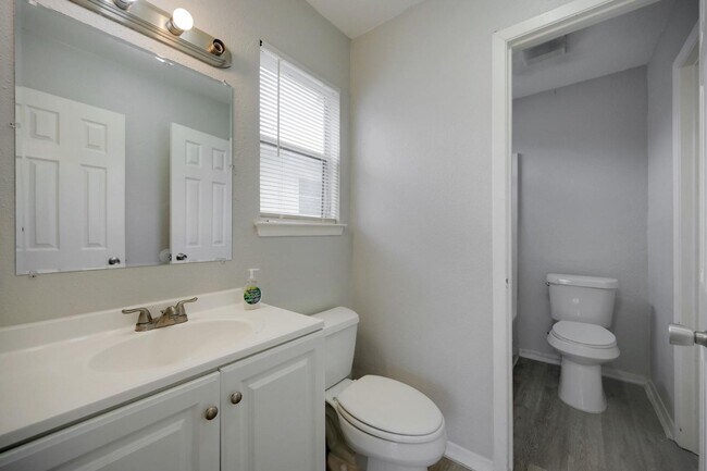 Building Photo - 7205 Timbercreek Dr