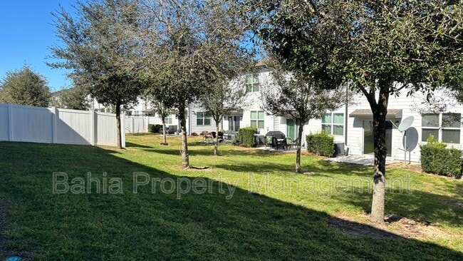 Building Photo - 912 Grandin St