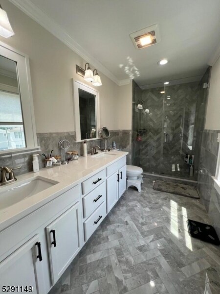 Building Photo - 74 River St