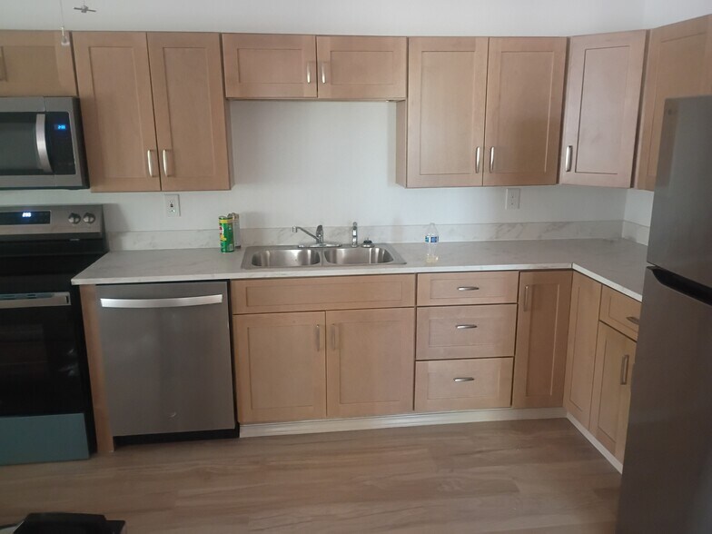 Building Photo - 738 Old Pin Oak Rd