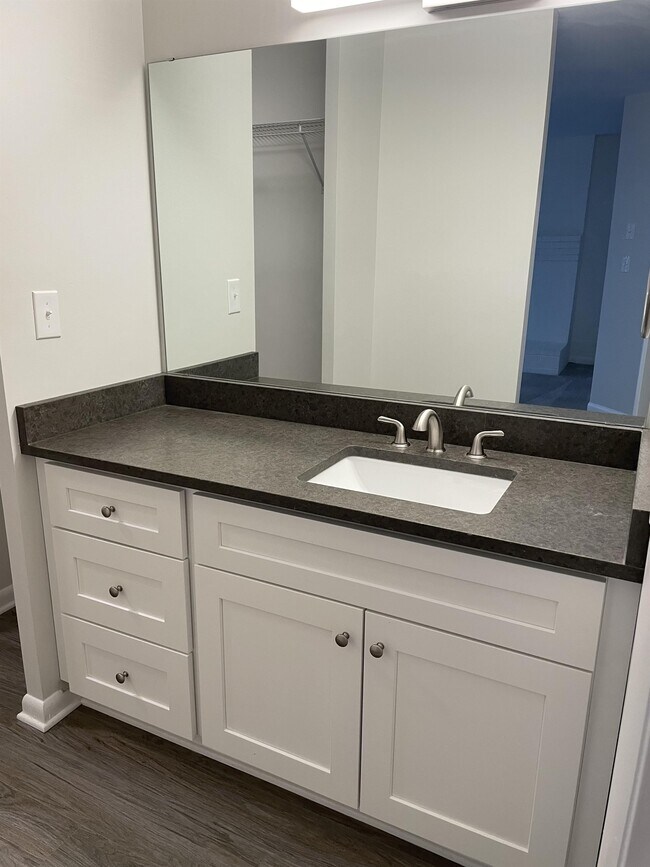 Building Photo - 159 Harvest Dr