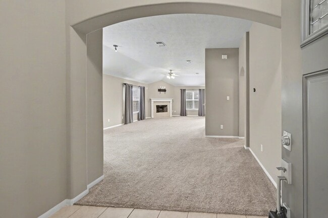 Building Photo - 10235 Mills Run Dr