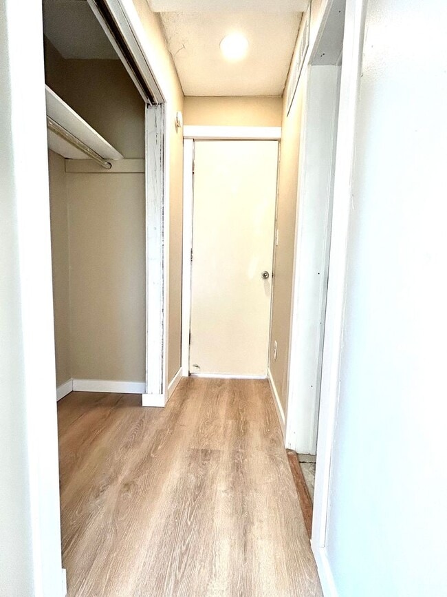 Building Photo - Cute Home, Close to Fort Riley