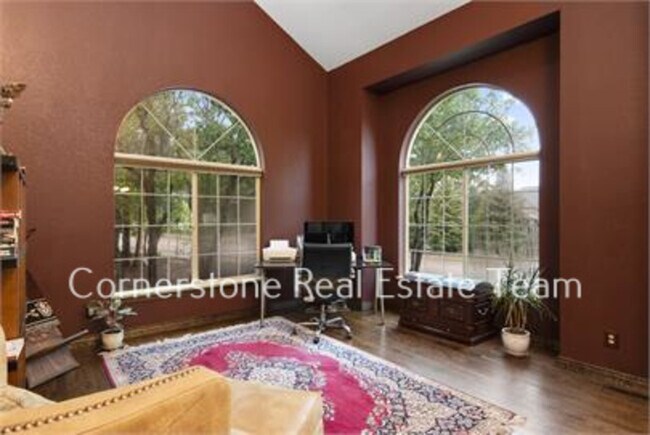 Building Photo - 355 Paisley Dr