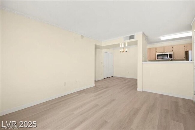 Building Photo - 7885 W Flamingo Rd