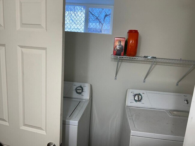 Building Photo - The Place to Be