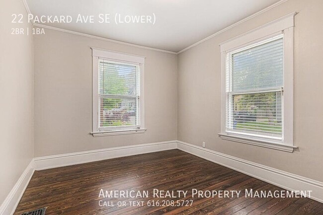 Building Photo - 22 Packard Ave SE