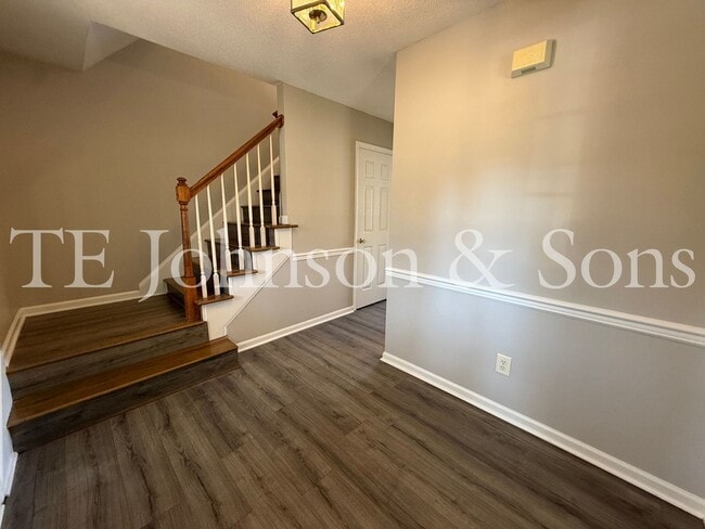 Building Photo - Spacious 4 Bedroom Home with Modern Comforts in Kernersville