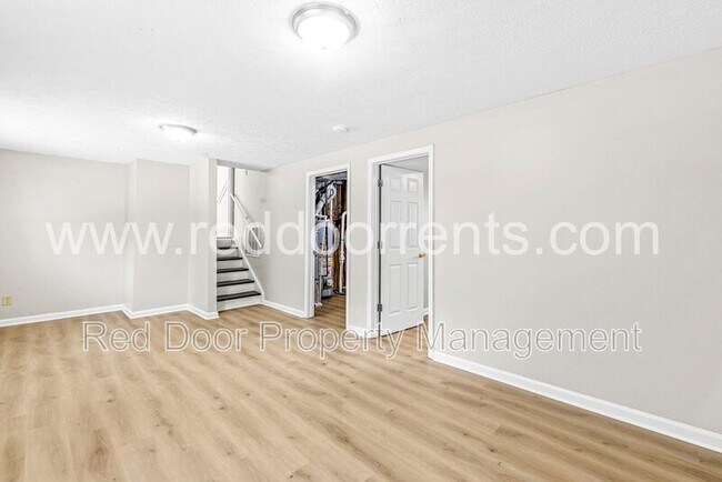 Building Photo - 5904 Beau Jardin Dr
