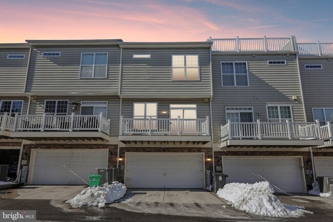 Building Photo - 7206 Wood Mdw Wy