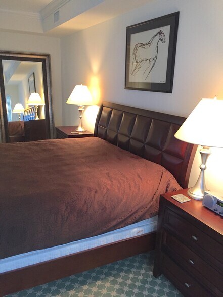 Master Bedroom - 102 Yacht Harbor Dr