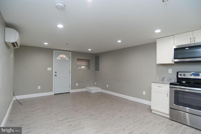 Building Photo - 2022 4th St NE