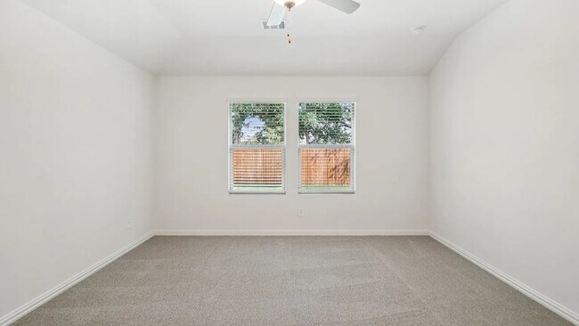 Building Photo - 710 Edgehurst Dr