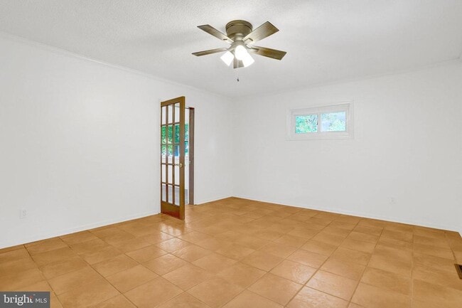 Building Photo - 7555 Park Ln