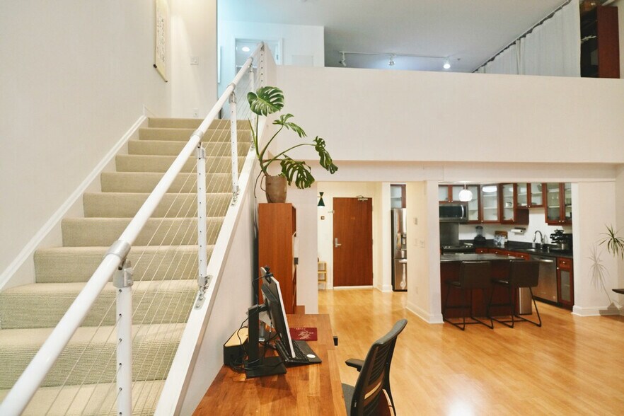 Building Photo - 670 5th St