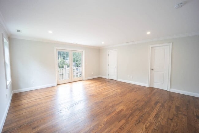 Building Photo - 1 Kewanee Rd