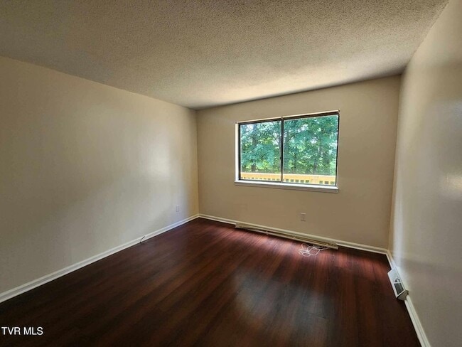 Building Photo - 1552 Colony Park Dr