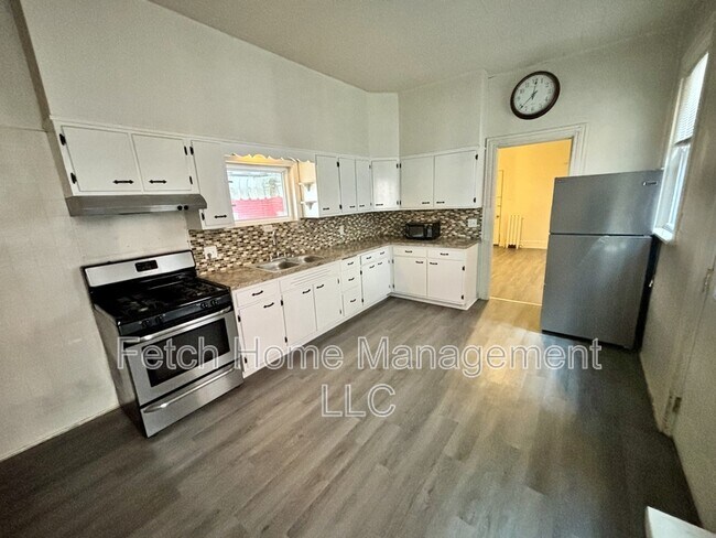 Building Photo - 441 W Orange St