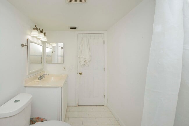 Building Photo - 3531 Pine Needle Dr
