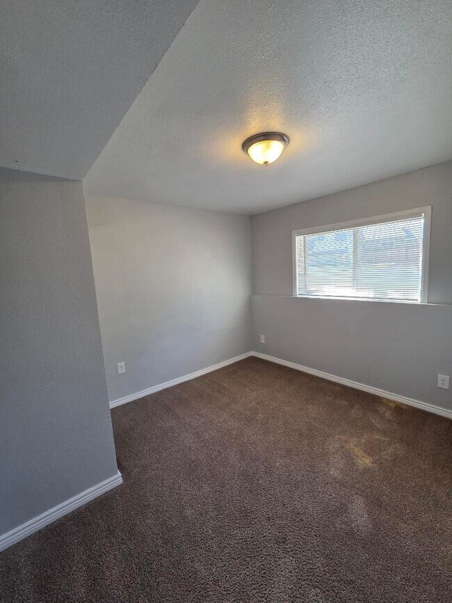 Building Photo - Inviting 3-Bedroom Home with Expansive Backyard on a Peaceful Cul-de-Sac | Available July 10