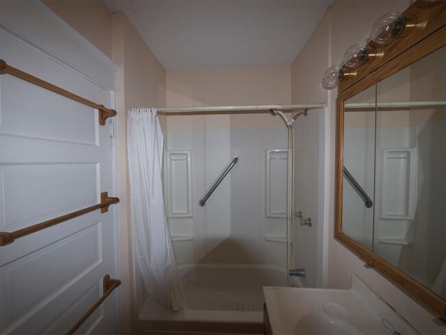 Building Photo - 3914 Herschel St