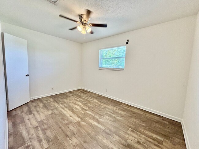 Building Photo - 3460 Rothschild Dr
