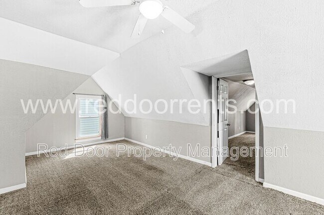Building Photo - 2037 Bellefontaine St