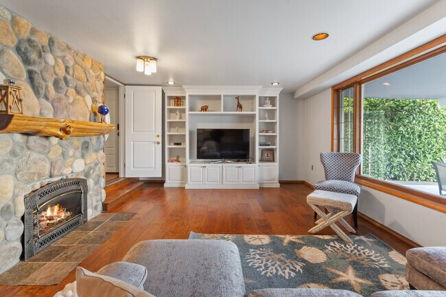 Building Photo - 10507 Rainier Ave S