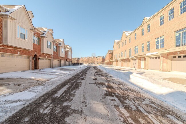 Building Photo - Charming 2-Bed 2.5-Bath with Attached Garage in the desirable Northville Twp (AVAILABLE NOW!)