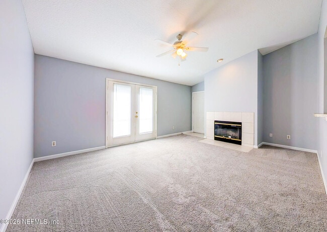 Building Photo - 13715 Richmond Park Dr N