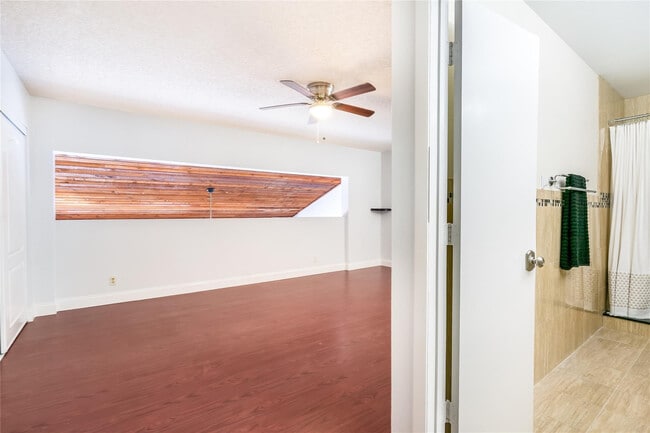 Building Photo - 7920 NW 11th Ct