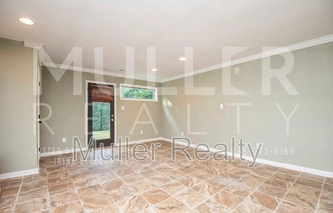 Building Photo - 2126 Brooks Ave