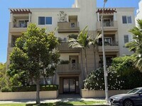 Building Photo - 1241 S Westgate Ave