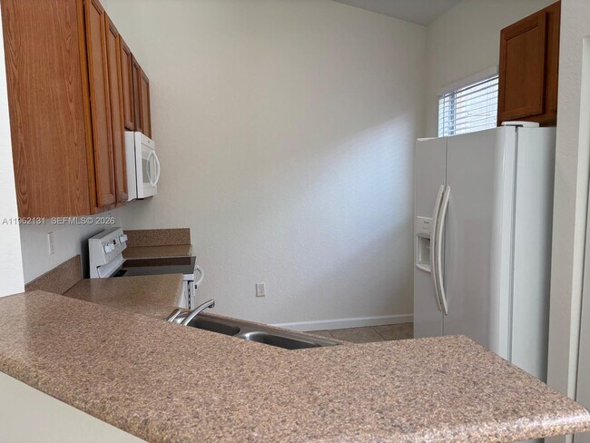 Building Photo - 3964 NE 11th Dr