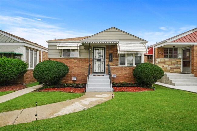 Building Photo - 7820 S Sawyer Ave