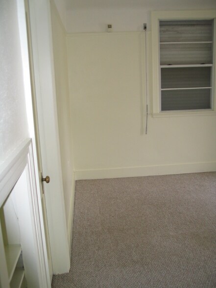 Building Photo - 213 Claiborne Ct